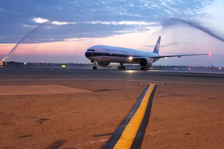 Yu Junbo: A Bridge Between Culture and Management